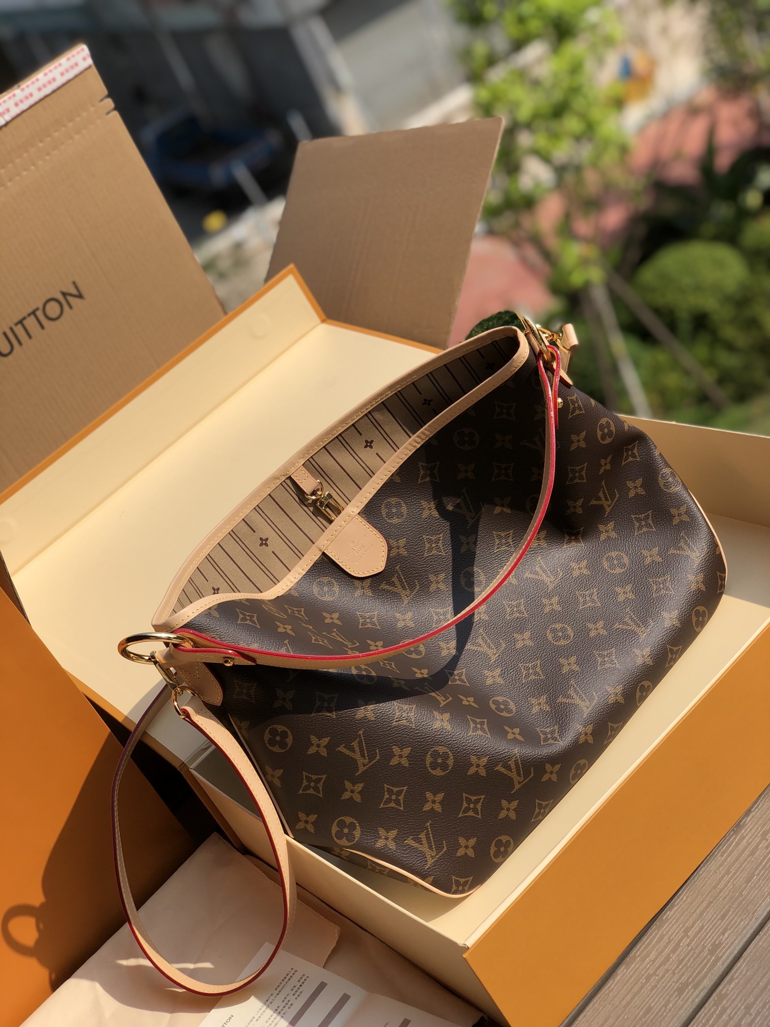 路易威登LOUIS VUITTON 小号号女士单肩包