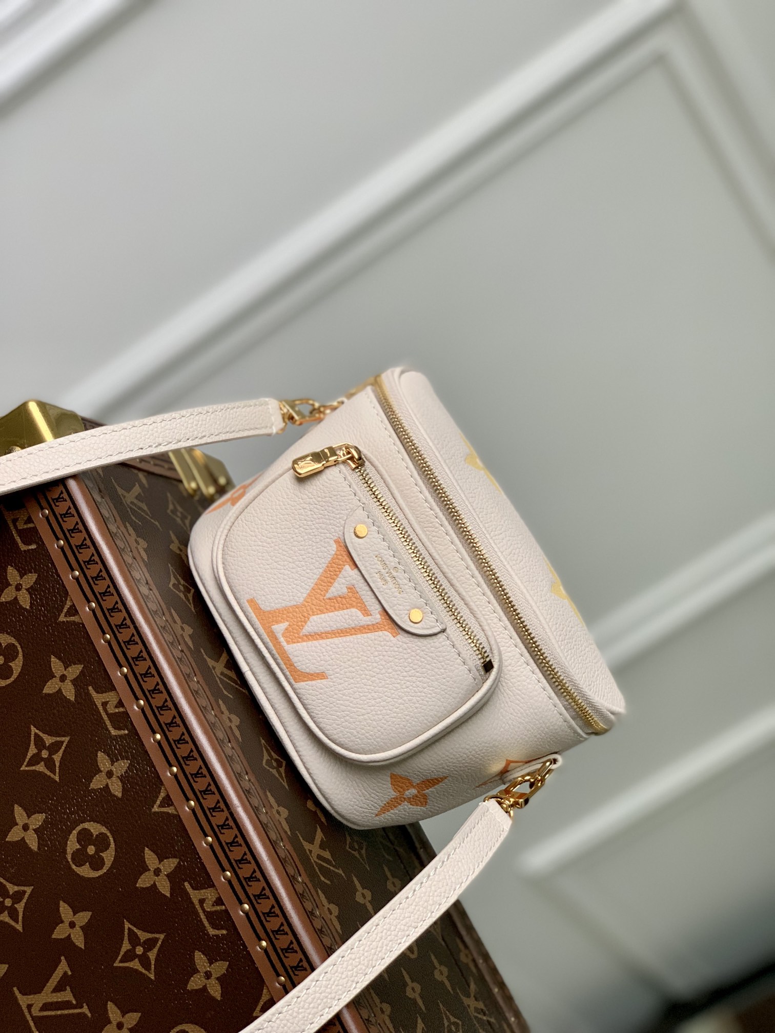 LOUIS VUITTON 路易威登Mini Bumbag 手袋M82208