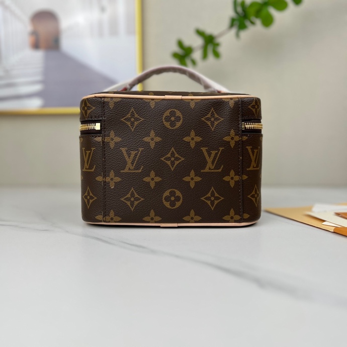 LOUIS VUITTON 路易威登M43986经典小号化妆包