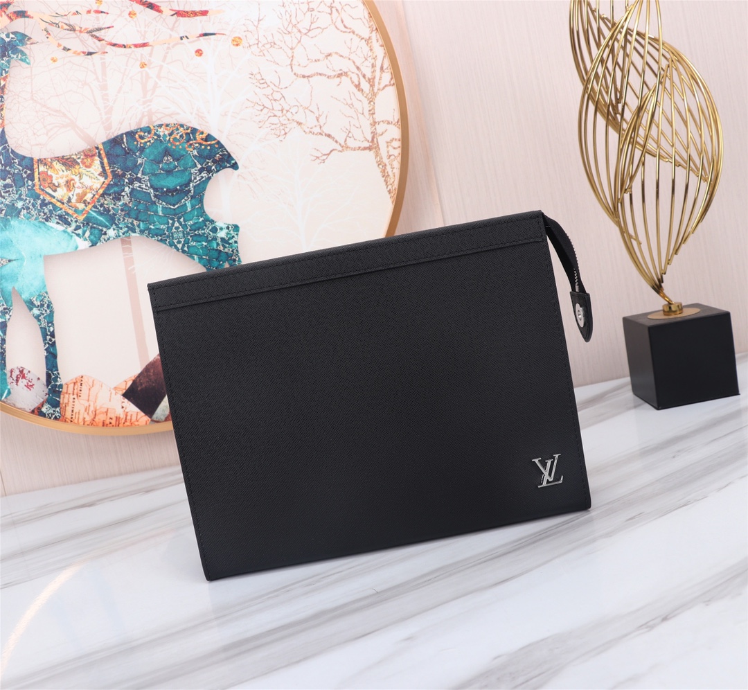 LOUIS VUITTON 路易威登  Pochette Voyage 手拿包M30450