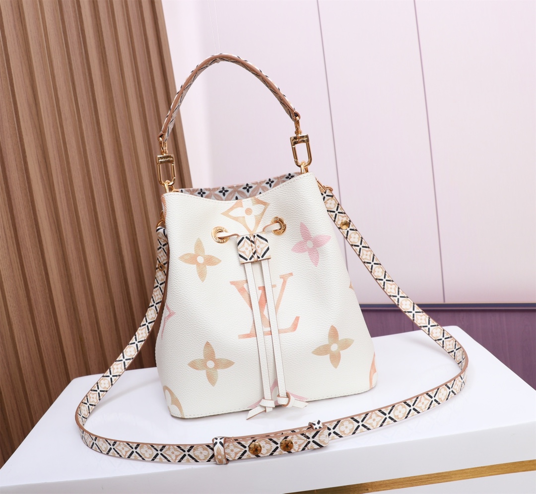 LOUIS VUITTON 路易威登  水桶包系列 女士手提袋 M22985