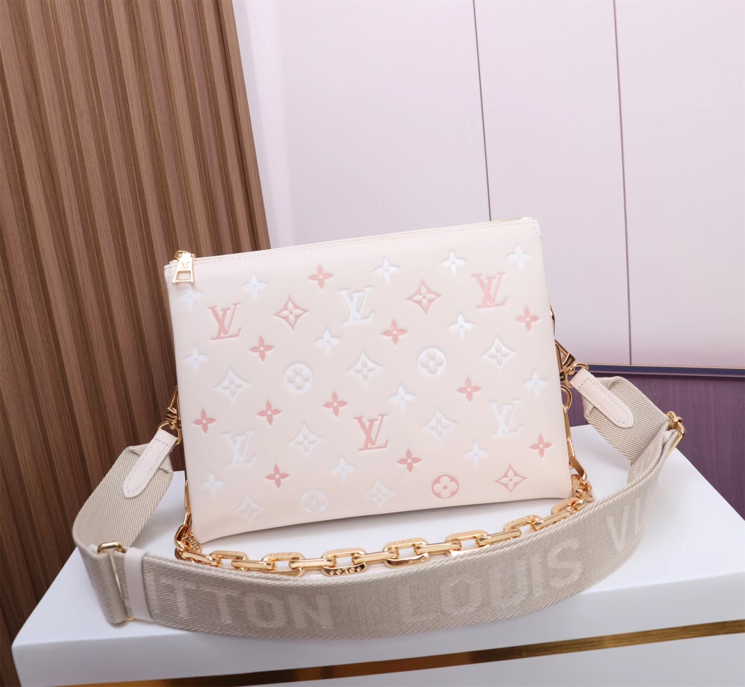 LOUIS VUITTON 路易威登  Coussin 女士小号手袋M22397 多色